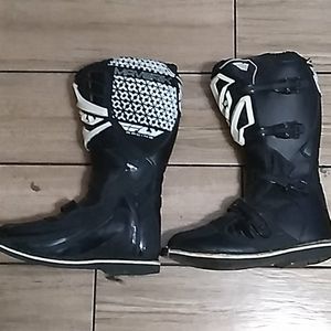 Riding boots